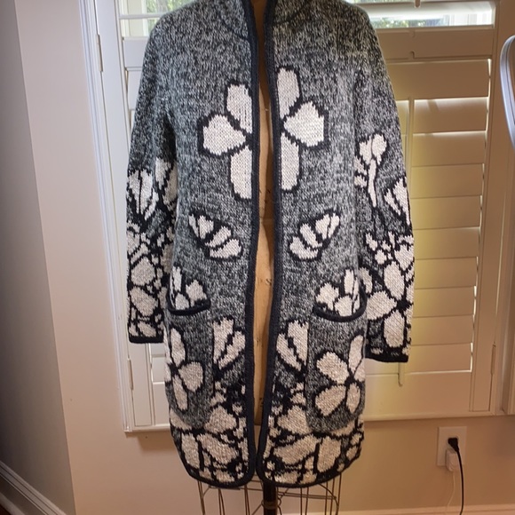 Max & Mia sweater coat Jul2907 - Picture 4 of 5